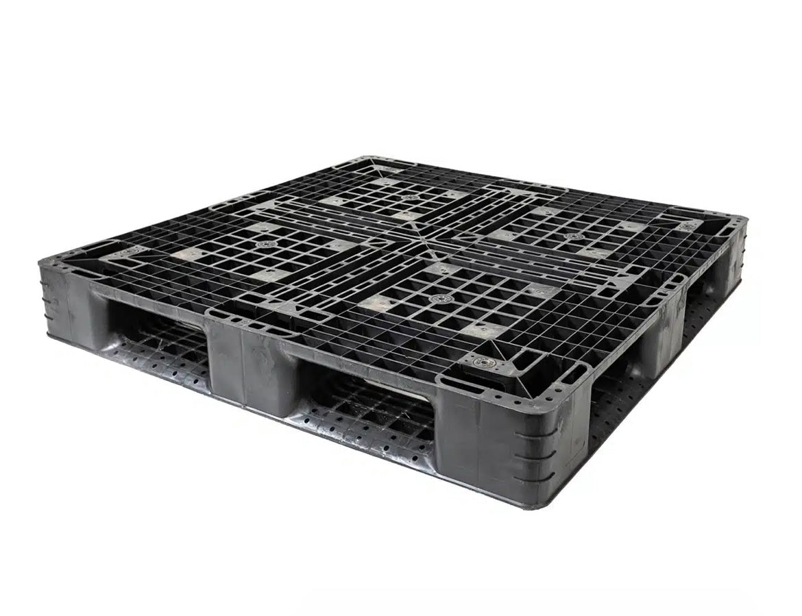 Used 44x44x5 Plastic Pallets